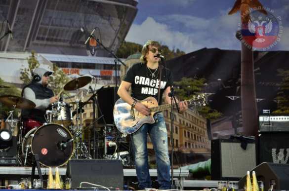 В Донецке на площади Ленина начался концерт (фото/видео) | Русская весна