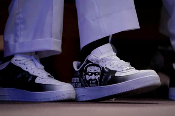 Золотой гроб и конная повозка: икону «чёрного майдана» наконец похоронили в США (ФОТО, ВИДЕО) | Русская весна