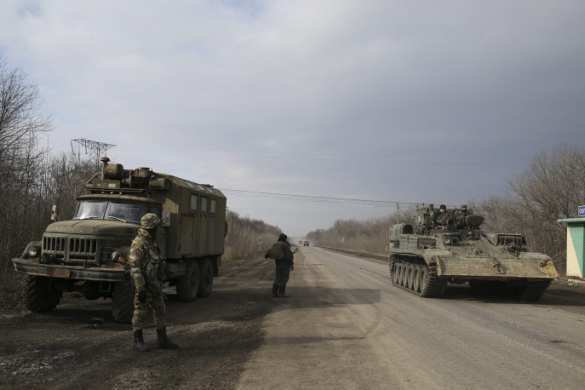 Reichliche Kriegstrophäen von Volkswehr in Debalzewo: gepanzerte Fahrzeuge, Artillerie und vieles andere (VIDEO / FOTOS) | Русская весна