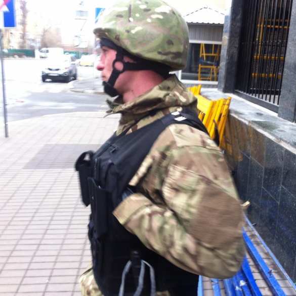 МОЛНИЯ: в ответ на «выговор» от Порошенко непокорный олигарх Коломойский захватывает новые объекты в центре Киева (+ВИДЕО/ФОТО) | Русская весна