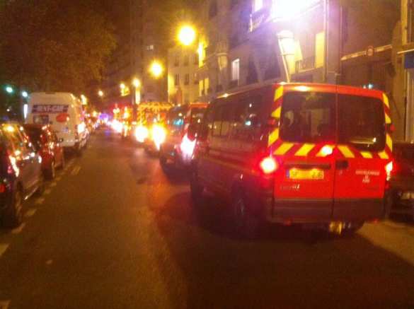 МОЛНИЯ: «Cлышу сильный стрелковый бой и взрывы в районе театра» — ополченец и постоянный автор «Русской Весны» передает из эпицентра событий в Париже (ФОТОРЕПОРТАЖ) | Русская весна