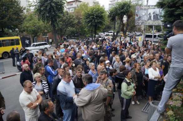 Трусы или герои? В Винницу вернулись 75 «защитников Новоазовска»  (фото, видео) | Русская весна