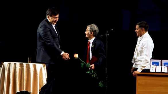 Юморина от труса и клоуна: Саакашвили наградил Джемилева орденом «за героизм» (ФОТОФАКТ) | Русская весна