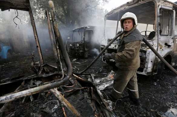 Донецк, 23 августа: новые жертвы и разрушения, каратели бьют по электростанциям, под обстрел попала Донбасс-Арена (видео, фото 18+) | Русская весна