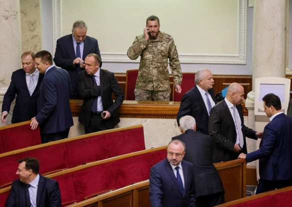 Первое заседание новой Рады: фашисты, гомосексуалисты в вышиванках, убийцы жителей Донбасса и олигархи (фото) | Русская весна