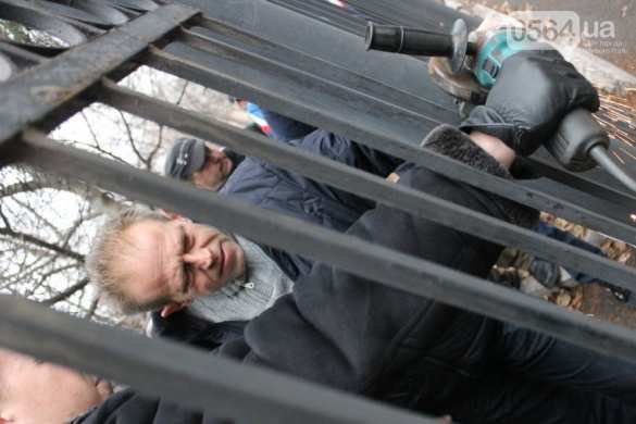 Война олигархов: под видом профсоюзов люди Коломойского захватили офис компании Ахметова (фото, видео) | Русская весна