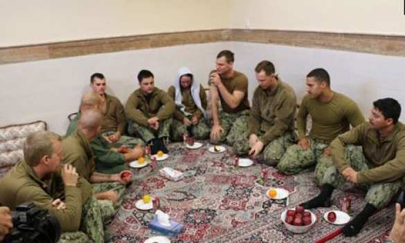 Опубликованы новые кадры позора американских морпехов в иранских территориальных водах (ФОТО, ВИДЕО) | Русская весна