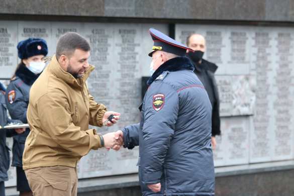 Чем живёт Донбасс: Пушилин вручил новые автомобили правоохранителям (ФОТО, ВИДЕО) | Русская весна
