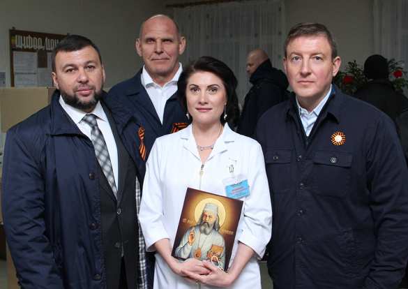 Делегация из России передала ДНР лекарства для восстановления после коронавируса (ФОТО) | Русская весна