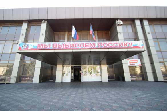 Глава ДНР проверил ход онлайн-голосования (ФОТО) | Русская весна