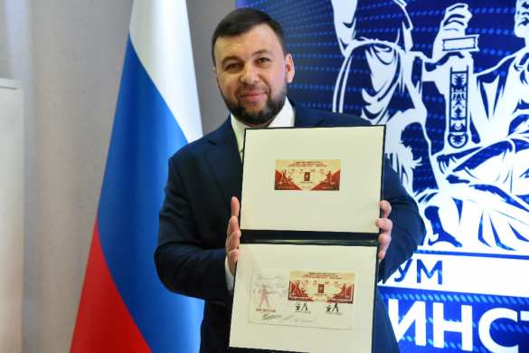 На Донбассе торжественно отметили выдачу полумиллионного паспорта РФ (ФОТО) | Русская весна