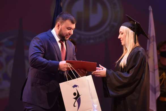 «Республике нужны молодые, способные специалисты», — глава ДНР (ФОТО) | Русская весна