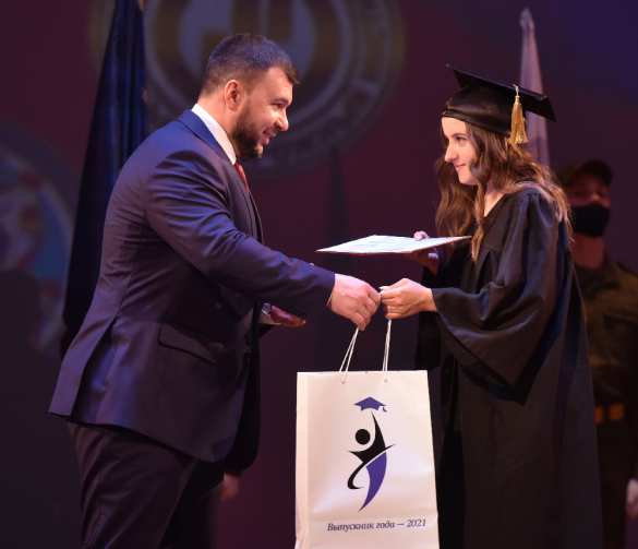 «Республике нужны молодые, способные специалисты», — глава ДНР (ФОТО) | Русская весна