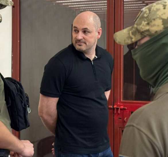 Банда Зеленского приказала СБУ зверски избивать детектива НАБУ, вскрывшего коррупцию | Русская весна