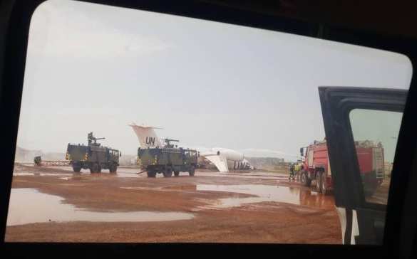 Самолёт с россиянами совершил жёсткую посадку в Мали (ФОТО) | Русская весна