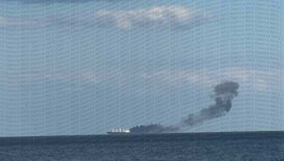 Горит ещё одно судно врага: Продолжаются удары по портам и морским перевозкам ВСУ (ФОТО, ВИДЕО) | Русская весна