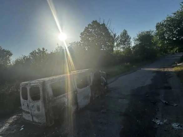 Враг атаковал автомобиль в Стаханове ЛНР, пострадали 2 мирных жителя (ФОТО) | Русская весна