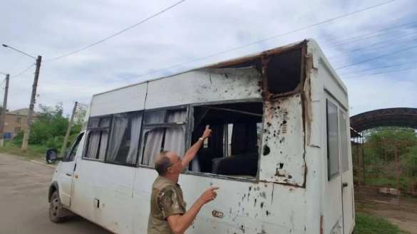 Враг атаковал рейсовый автобус в ЛНР и машину в ДНР, убивая и калеча людей (ФОТО) | Русская весна