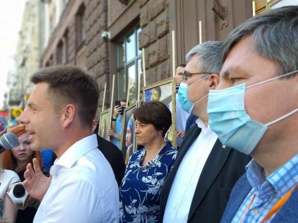 Балаган у Госбюро расследований: Порошенко наконец прибыл на допрос (ФОТО, ВИДЕО) | Русская весна