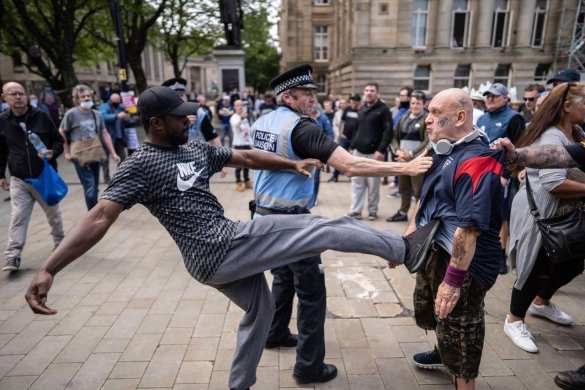 Грандиозное побоище в Лондоне: «Чёрный майдан» против футбольных фанатов (ФОТО, ВИДЕО) | Русская весна