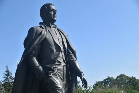 «Человек, который показал, как нужно жить», — глава ДНР почтил память Иосифа Кобзона (ФОТО) | Русская весна