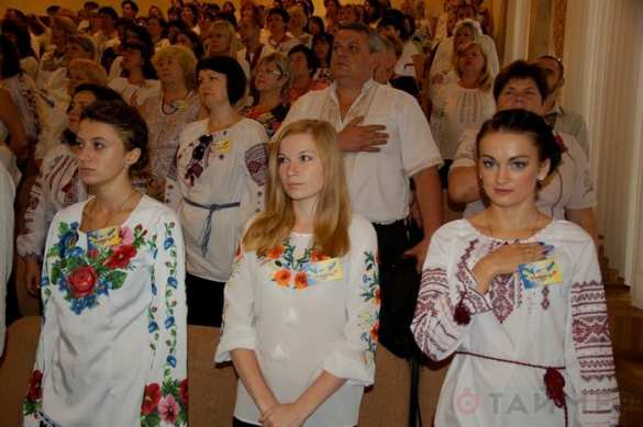 Дресс-код от ОГА: на коллегию педагогов — только в вышиванках | Русская весна