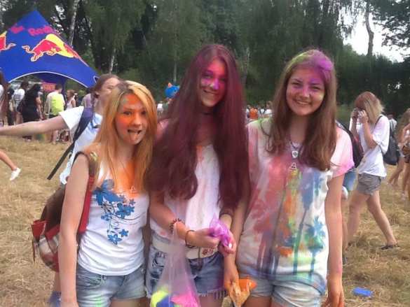 Фашизм побеждает там, где кончается совесть: в Киеве устроили праздник красок, на Донбассе льется кровь (фото, 18+) | Русская весна