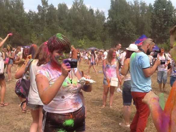 Фашизм побеждает там, где кончается совесть: в Киеве устроили праздник красок, на Донбассе льется кровь (фото, 18+) | Русская весна