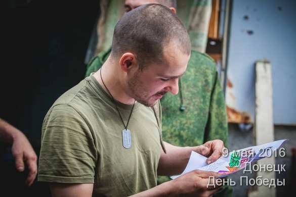 День Победы в ДНР — без маршей и парадов (ФОТОЛЕНТА) | Русская весна