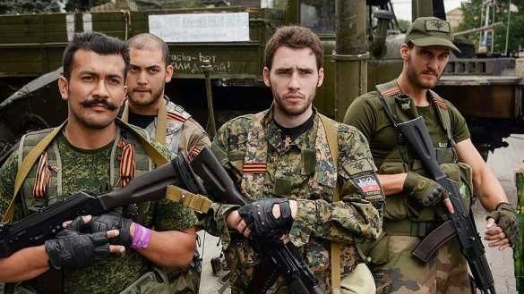 Французский десантник с оружием в руках защищает народ Донбасса | Русская весна