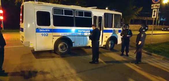 СРОЧНО: Полиция жёстко разогнала «навальнистов», мешавших работе городской больницы (+ФОТО, ВИДЕО) | Русская весна