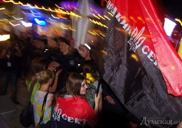 Одесская милиция разогнала активистов Майдана, пытавшихся сорвать концерт Ани Лорак (фото, видео) | Русская весна