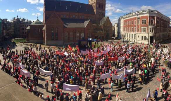 В Риге протестуют 3 тысячи человек (ФОТО, ВИДЕО) | Русская весна