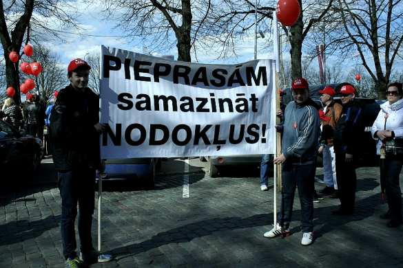 В Риге протестуют 3 тысячи человек (ФОТО, ВИДЕО) | Русская весна