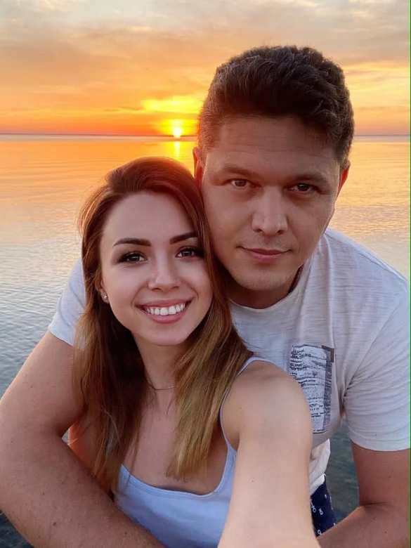 Юная «украинка с собачкой» закрутила роман с женатым чиновником, который старше её на 20 лет (ФОТО) | Русская весна