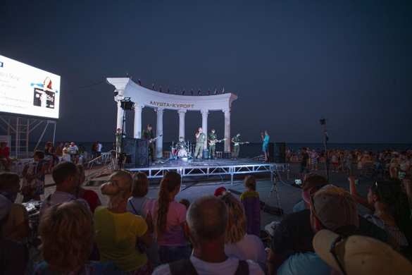 «Нас миллионы русских!» — «Новороссия» покоряет Крым (ФОТО, ВИДЕО) | Русская весна