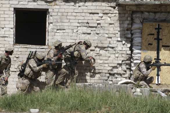 «Украинский сценарий»: Латвия подняла войска по тревоге (ФОТО) | Русская весна