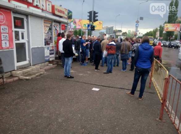 В Одессе полицейские протаранили автомобиль и врезались в магазин (ФОТО, ВИДЕО) | Русская весна
