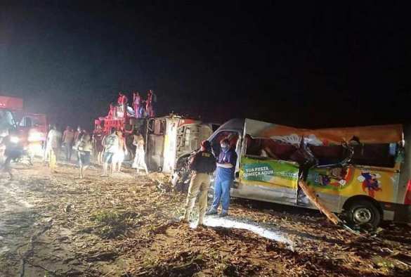 Страшное ДТП: автобус «прошило» брёвнами, 12 погибших (ФОТО, ВИДЕО 18+) | Русская весна