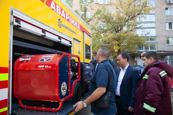 В Киеве начались массовые прорывы труб после подачи горячей воды (ФОТО) | Русская весна