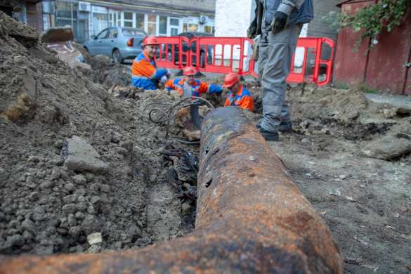 В Киеве начались массовые прорывы труб после подачи горячей воды (ФОТО) | Русская весна