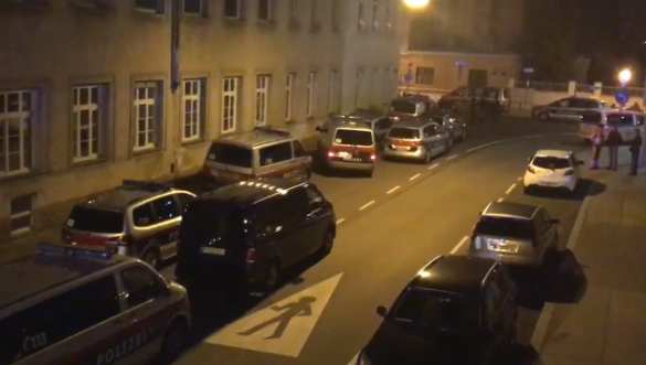 СРОЧНО: Неизвестные атаковали церковь в Вене, много пострадавших, прибыл спецназ (ФОТО) | Русская весна
