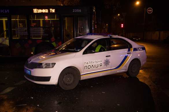 В Киеве полицейские врезались в машину с ребёнком (ФОТО, ВИДЕО) | Русская весна