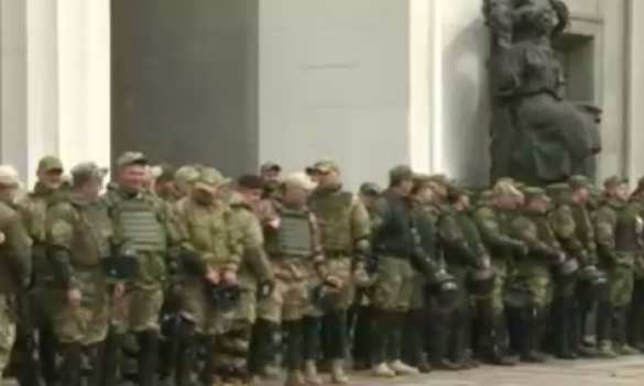 СРОЧНО: Неонацисты «Азова» блокируют Верховную раду. Смотрите и комментируйте с «Русской Весной» (ФОТО, ПРЯМАЯ ТРАНСЛЯЦИЯ) | Русская весна