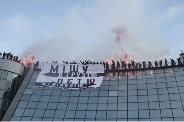 Мишу в Грузию, Петю в Гагаузию — неонацисты зажгли файеры на Майдане (ФОТО) | Русская весна