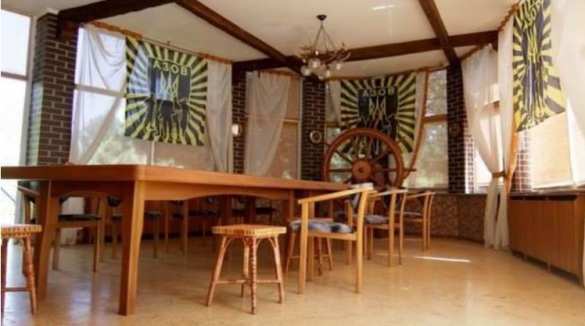 Дачу Януковича превратили в базу боевиков «Азова» (ФОТО, ВИДЕО) | Русская весна