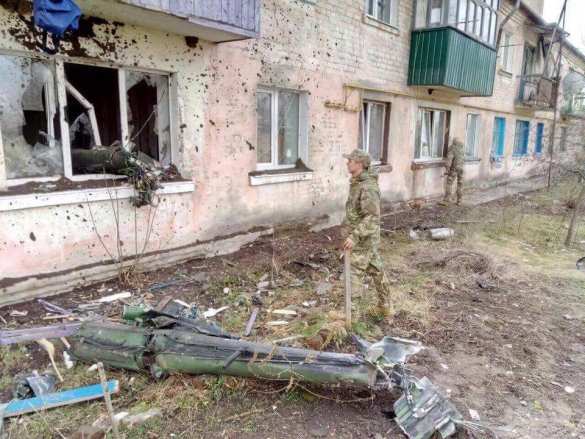 Жители уходят пешком: что творится в Балаклее, где горят склады (ФОТО)  | Русская весна