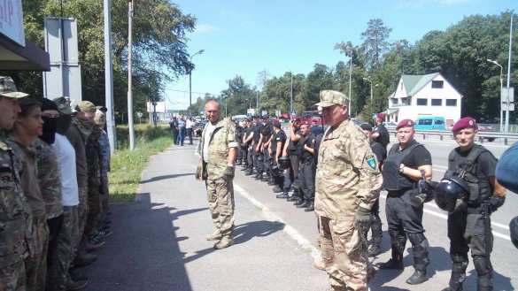 СРОЧНО: Возрожденный «Беркут» готовится штурмовать палаточный лагерь противников Крестного хода под Киевом (ФОТО) | Русская весна