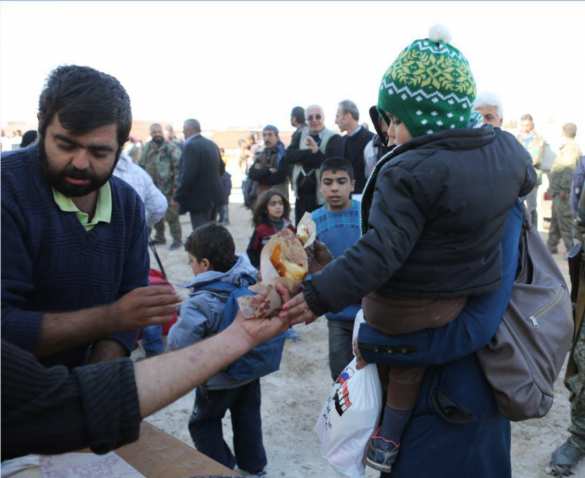 Трагические кадры: тысячи беженцев бегут из Восточного Алеппо под огнём боевиков (ФОТО, ВИДЕО) | Русская весна