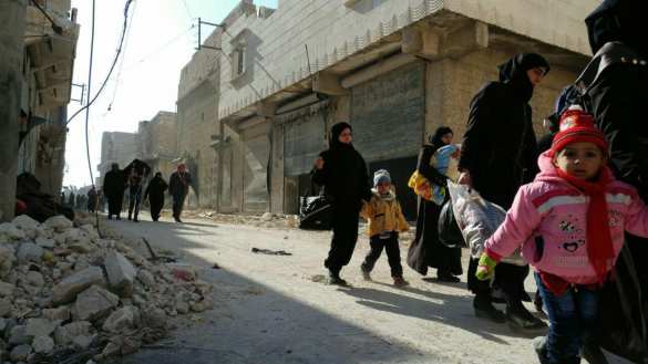 Трагические кадры: тысячи беженцев бегут из Восточного Алеппо под огнём боевиков (ФОТО, ВИДЕО) | Русская весна